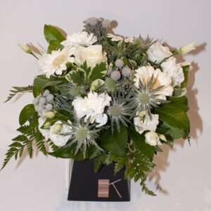 Page_Catalogue_Produits_Produits Fleurs de deuil-Sous catégorie Bouquets de deuil-Le bouquet de Sympathie-tons blancs-47b.DSC_0263