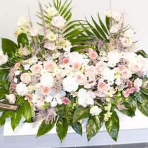 Page_Catalogue_Produits_Produits Fleurs de Deuil_montage_funeraire_en_hauteur_pastel